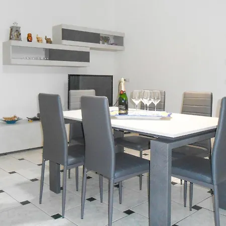 Amazing In Lido Apartment *