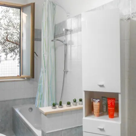 Amazing In Lido Apartment